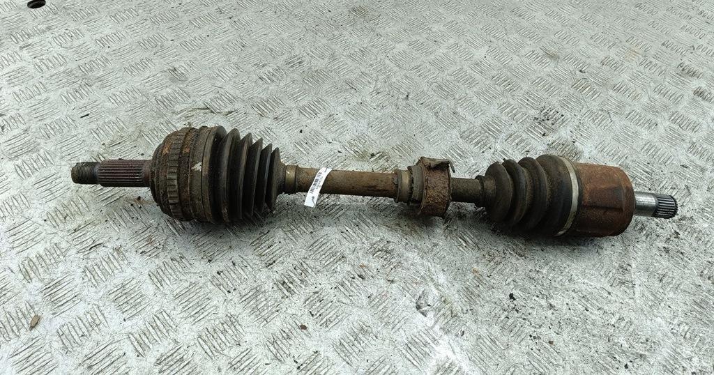 полуось передняя правая (приводной вал, ШРУС) Honda CR-V 2001, 2.0 л., бензин, МКПП, чёрный, внедорожник 5 дв.