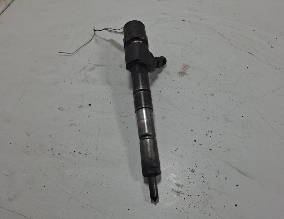 форсунка Alfa Romeo 159 1 поколение 2006, 2.4 л., дизель, АКПП, серый, универсал, 044511021301 - фото №1