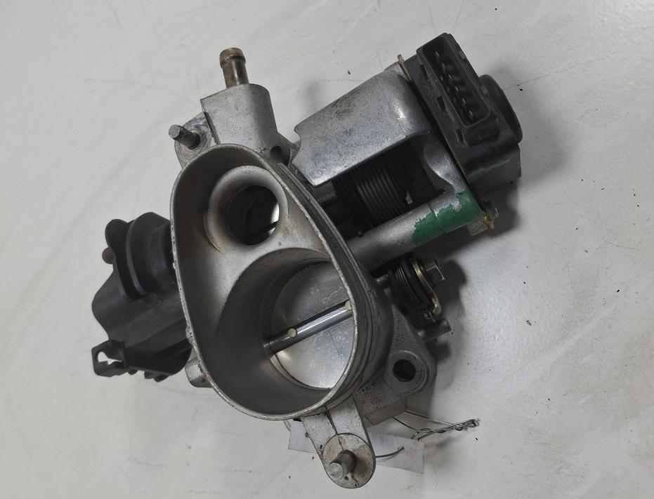 заслонка дроссельная Audi A4 B5 1997, 2.6 л., бензин, МКПП, красный, седан, 97024078063