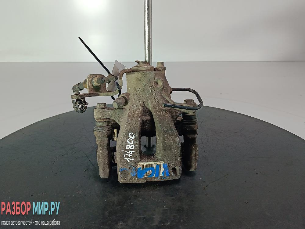 суппорт задний левый Citroen C4 Picasso 1 поколение 2008, цвет - фото №1