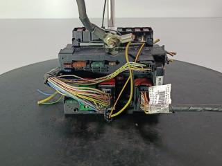 блок предохранителей Citroen C5 1 поколение 2003, цвет, 9650663880