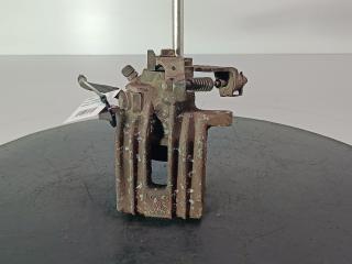 суппорт задний левый Volkswagen Golf 4 поколение 2002, цвет