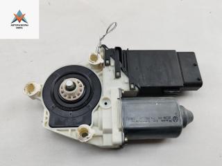 моторчик стеклоподъемника передний правый Volkswagen Golf 4 поколение 1998, 1.6 л., бензин, АКПП, серый, хетчбэк 3 дв., 1J1959802D