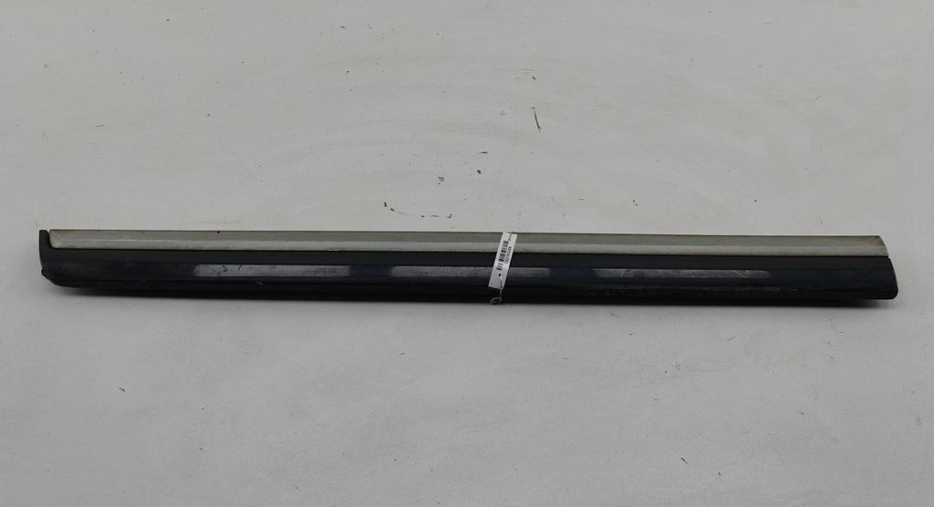 молдинг двери задней правой Volkswagen Passat B7 2013, 2.0 л., дизель, МКПП, чёрный, универсал, 3AA854950A