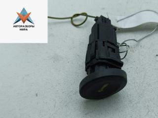 кнопка открытия багажника Ford Fiesta 5 поколение [рестайлинг] 2006, 1.3 л., бензин, МКПП, красный, хетчбэк 3 дв., 2S6T19B514AA