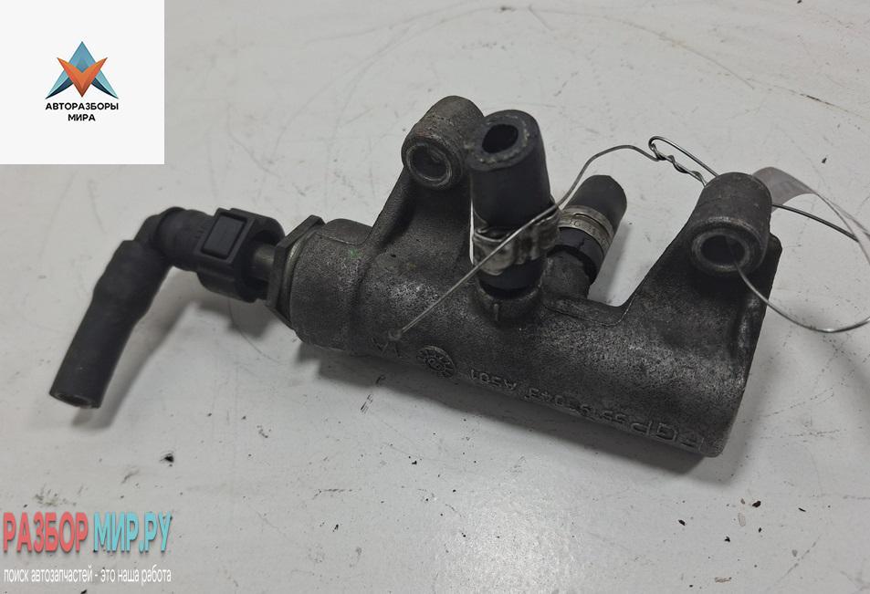 фланец (тройник) системы охлаждения Alfa Romeo 159 1 поколение 2006, 2.4 л., дизель, АКПП, серый, универсал, 55193043 - фото №1