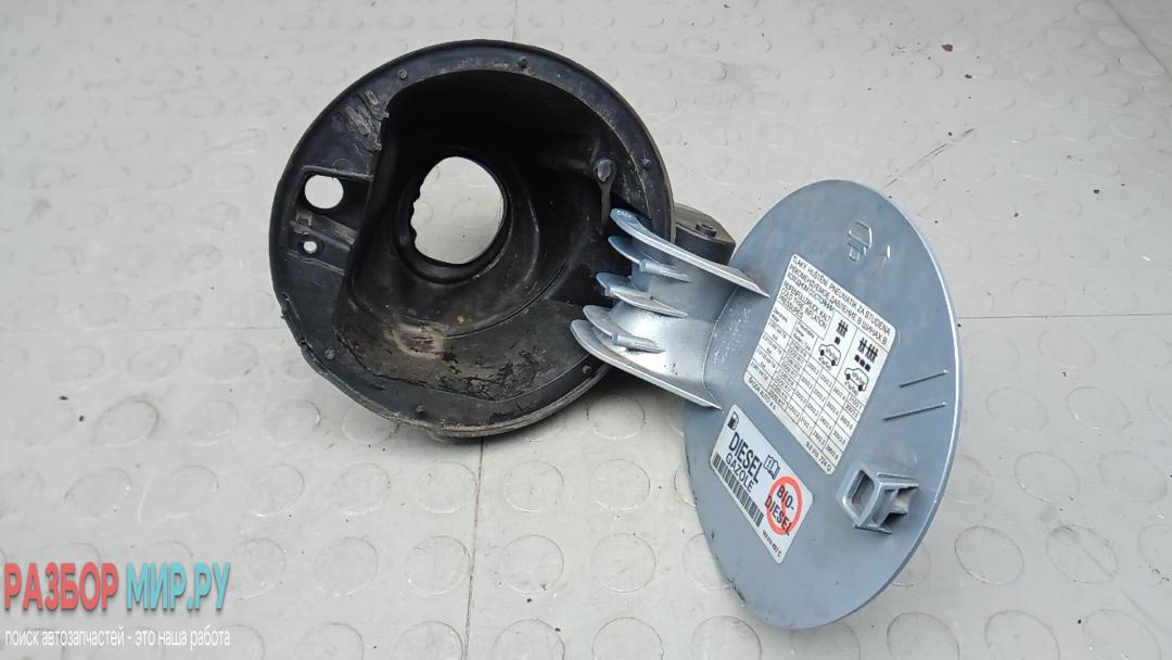 лючок топливного бака Skoda Yeti 1 поколение 2012, 2.0 л., дизель, МКПП, внедорожник 5 дв., 5L6809857 - фото №1