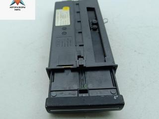 подстаканник Audi A3 8P 2003, 1.9 л., дизель, МКПП, чёрный, хетчбэк 3 дв., 8P0941561F