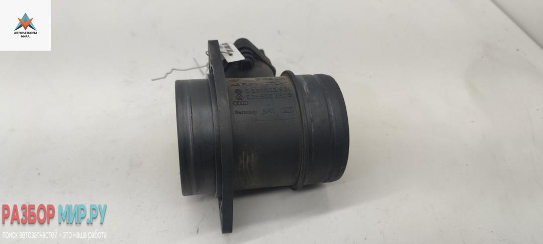 Расходомер (измеритель потока воздуха) Audi A3 8P 2003, 1.9 л., дизель, МКПП, чёрный, хетчбэк 3 дв., 038906461B - фото №1