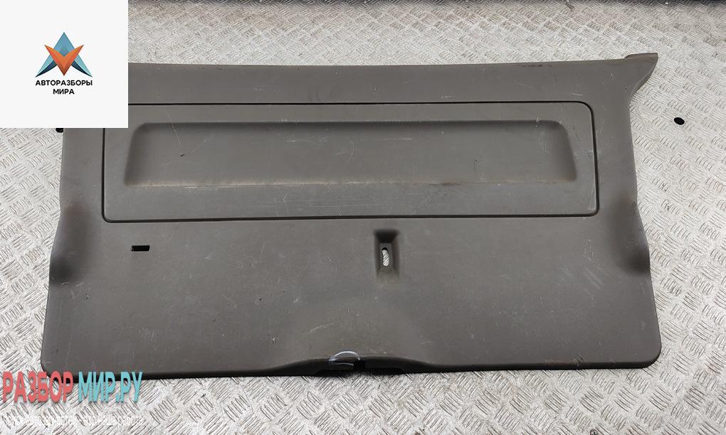 обшивка крышки багажника Mercedes-Benz Vito 2001, 2.2 л., дизель, МКПП, чёрный, микроавтобус - фото №1