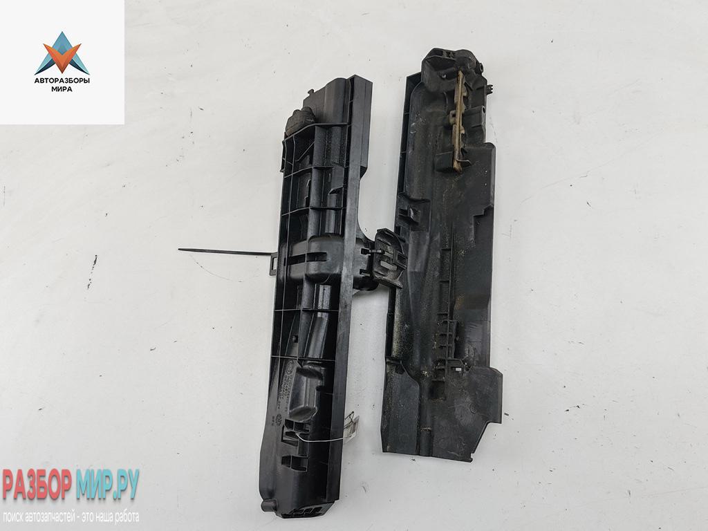 кронштейн радиатора BMW 3 серия E90/E91/E92/E93 2005, 2.0 л., бензин, МКПП, чёрный, универсал, 7524914.7524912 - фото №1