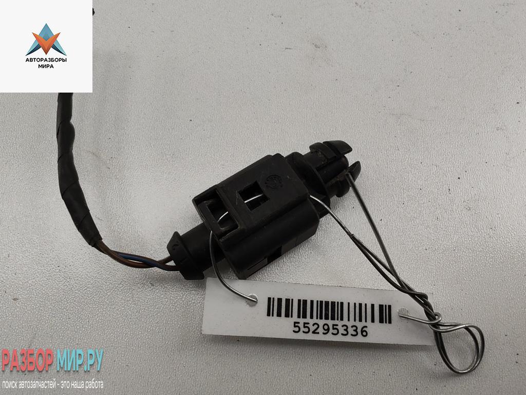 датчик температуры Volkswagen Golf 5 поколение 2005, 1.4 л., бензин, МКПП, серый, хетчбэк 5 дв., 8Z0820335 - фото №1