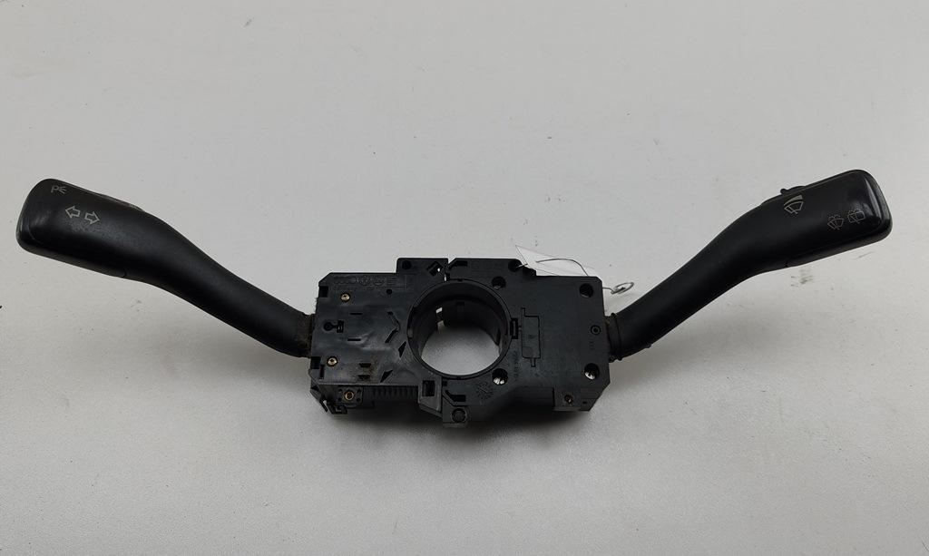 переключатель подрулевой Volkswagen Passat B5 1997, 1.9 л., дизель, МКПП, красный, универсал, 8L0953513