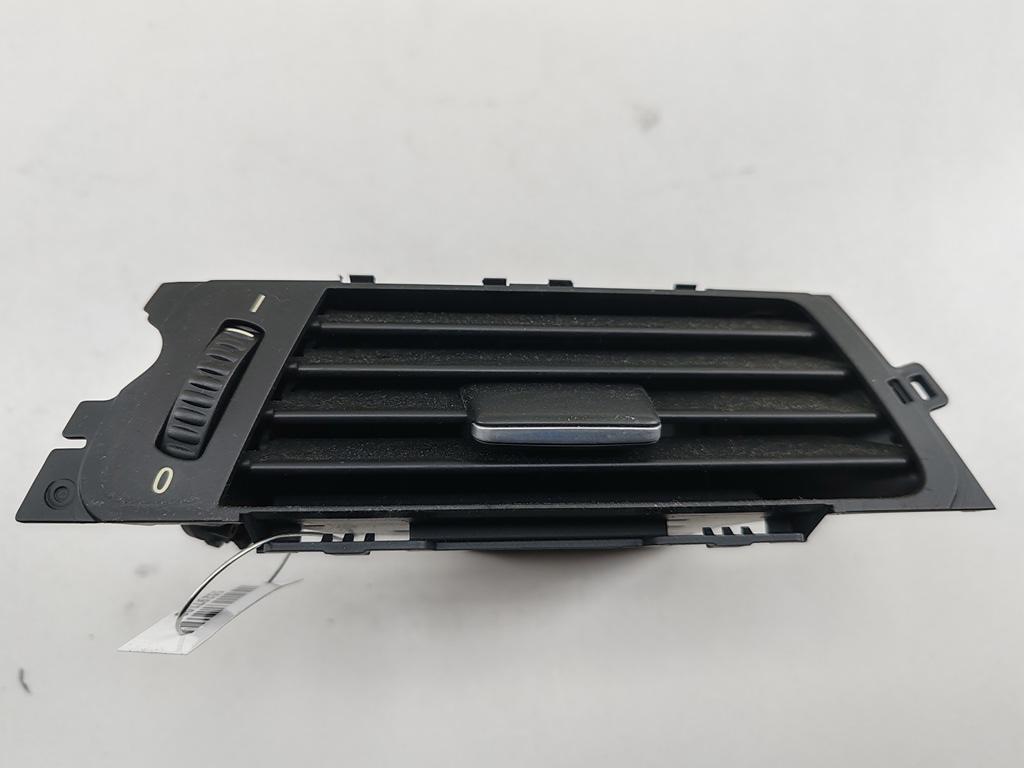 дефлектор обдува салона BMW 3 E90/E91/E92/E93 2005, 2.0 л., бензин, МКПП, чёрный, универсал, 64226922633 - фото №1
