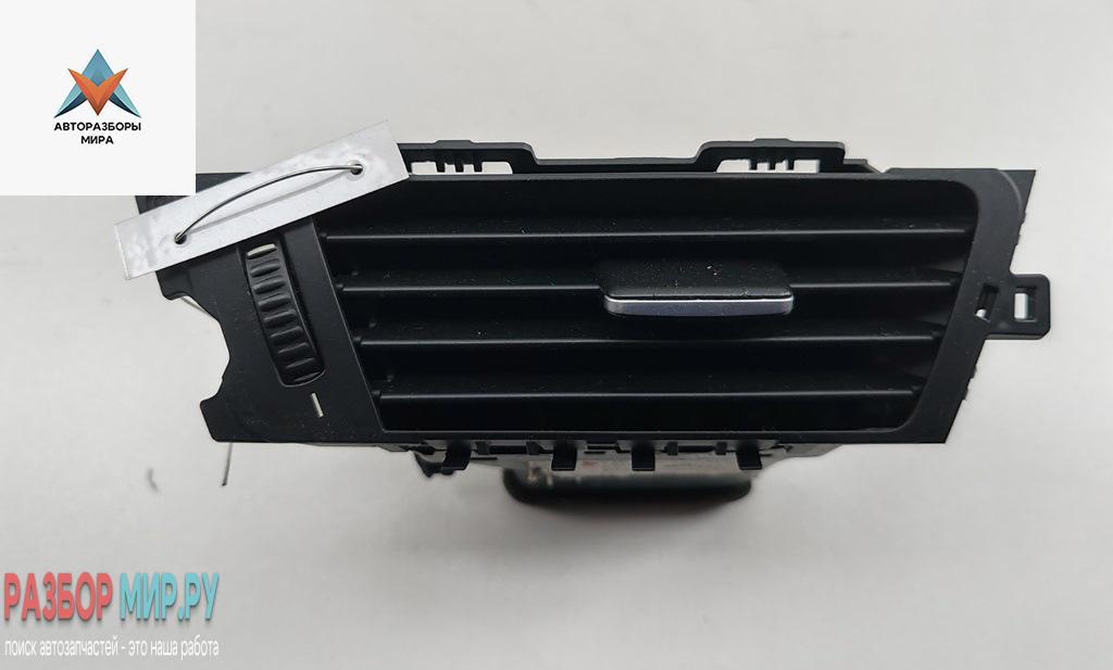 дефлектор обдува салона BMW 3 серия E90/E91/E92/E93 2005, 2.0 л., бензин, МКПП, чёрный, универсал, 64226922634 - фото №1