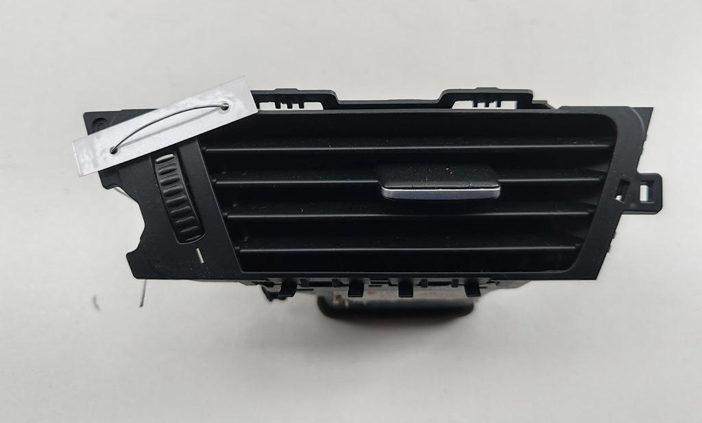 дефлектор обдува салона BMW 3 E90/E91/E92/E93 2005, 2.0 л., бензин, МКПП, чёрный, универсал, 64226922634 - фото №1