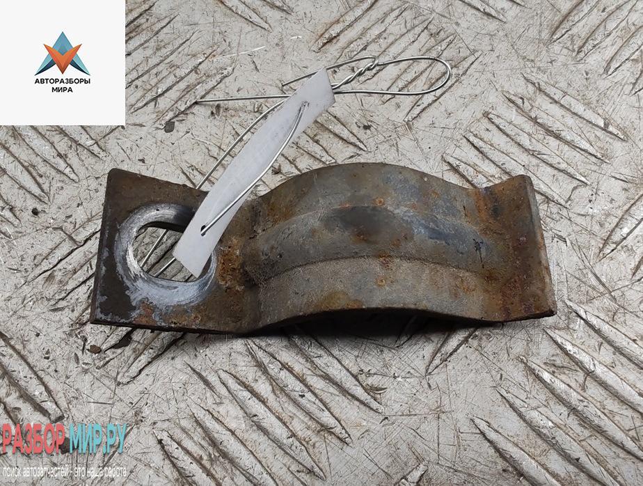 крепление стабилизатора / втулки стабилизатора Volkswagen Transporter T4 1995, 2.4 л., дизель, МКПП, серый, микроавтобус - фото №1