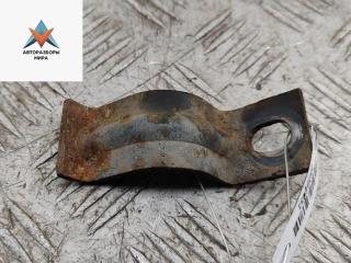 крепление стабилизатора / втулки стабилизатора Volkswagen Transporter T4 1995, 2.4 л., дизель, МКПП, серый, микроавтобус