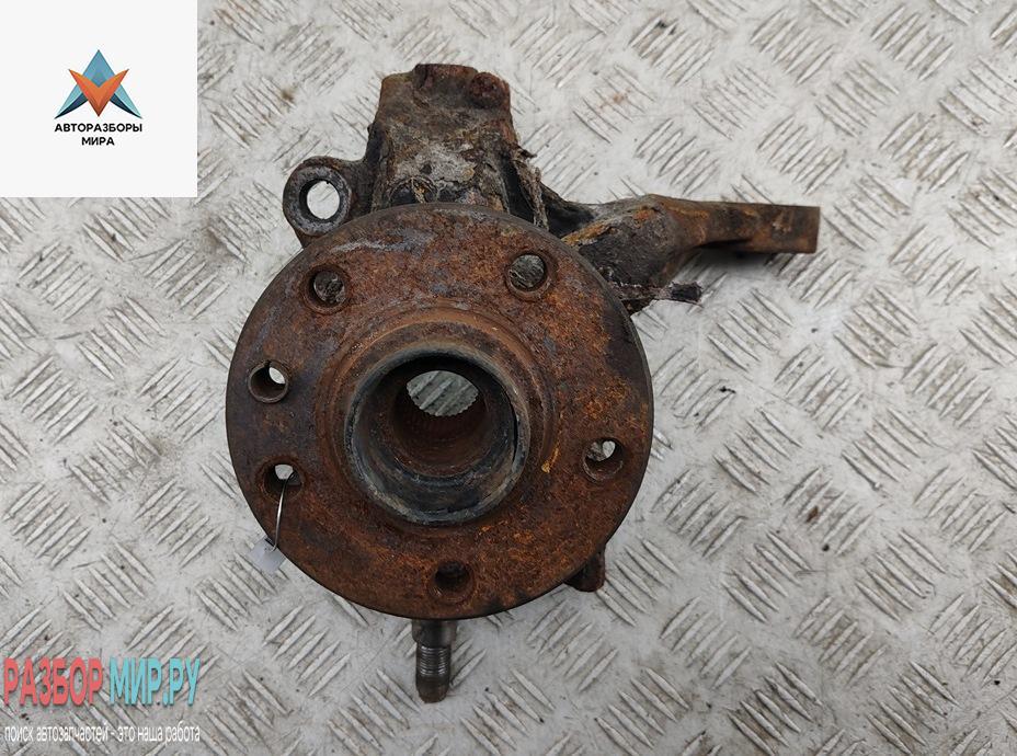 ступица передняя левая Volkswagen Transporter T4 1995, 2.4 л., дизель, МКПП, серый, микроавтобус - фото №1