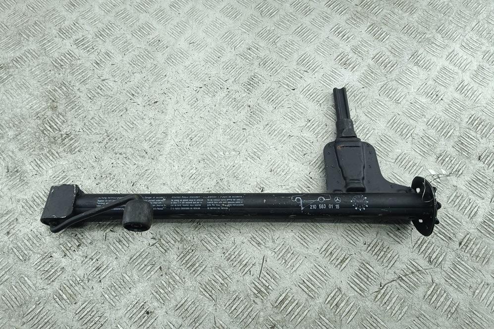 домкрат Mercedes-Benz C W202 1995, 2.0 л., бензин, МКПП, зелёный, седан, 2105830115