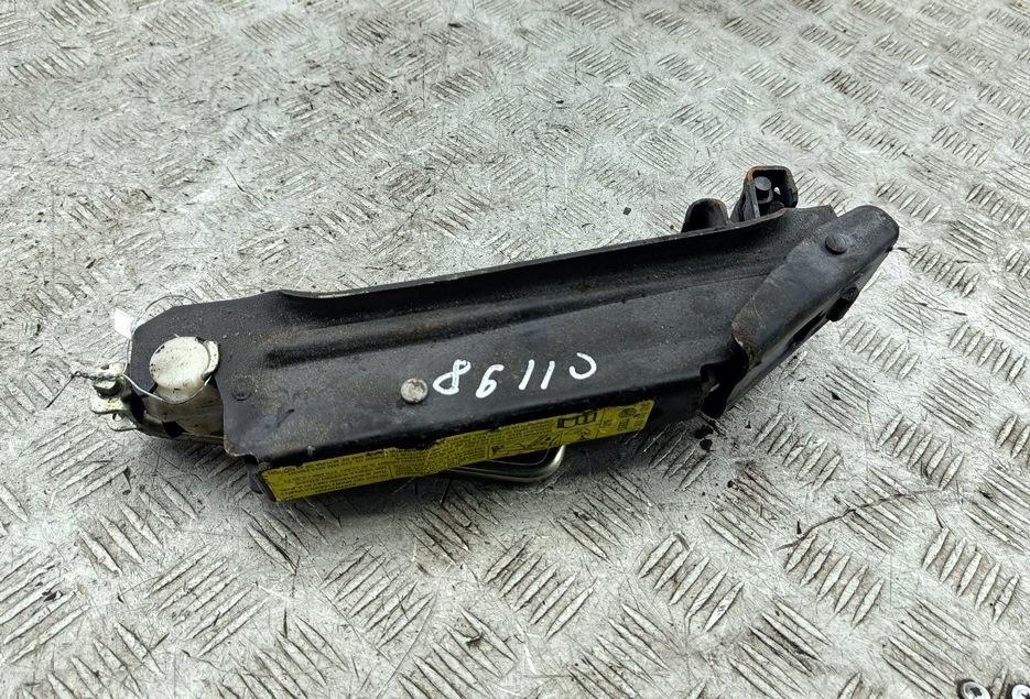 домкрат Volkswagen Golf-5 2004, 1.4 л., бензин, МКПП, чёрный, хетчбэк 5 дв.