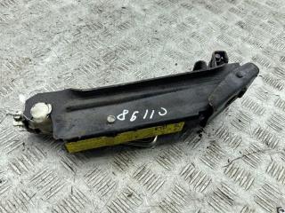 домкрат Volkswagen Golf-5 2004, 1.4 л., бензин, МКПП, чёрный, хетчбэк 5 дв.