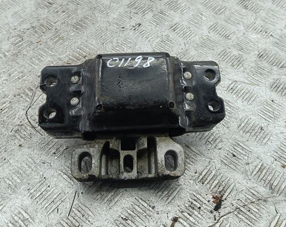 подушка крепления КПП Volkswagen Golf-5 2004, 1.4 л., бензин, МКПП, чёрный, хетчбэк 5 дв., 1K0199555