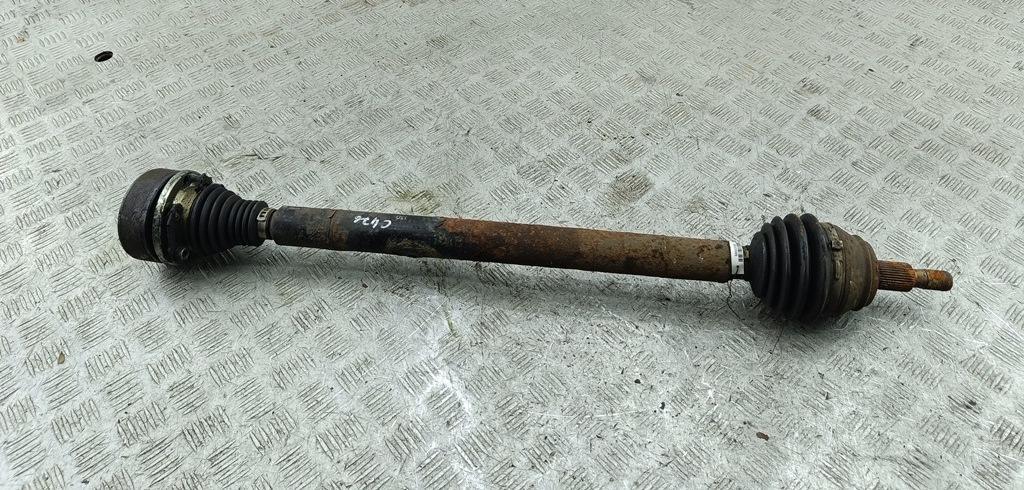 полуось передняя правая (приводной вал, ШРУС) Volkswagen Bora 2000, 2.0 л., бензин, МКПП, синий, универсал