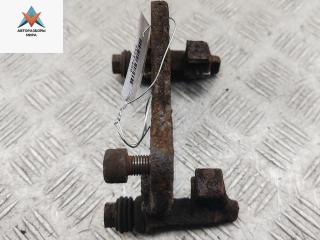 скоба суппорта Volkswagen Passat B4 1996, 1.9 л., дизель, МКПП, зелёный, универсал