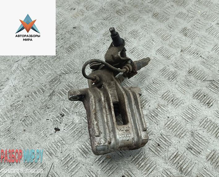 суппорт задний правый Volkswagen Golf 5 поколение 2005, 2.0 л., бензин, МКПП, чёрный, хетчбэк 3 дв. - фото №1