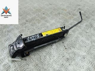 домкрат Ford Fiesta 5 поколение [рестайлинг] 2006, 1.3 л., бензин, МКПП, красный, хетчбэк 3 дв.