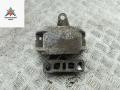 подушка крепления КПП Volkswagen Bora 1 поколение 2003, 2.0 л., бензин, МКПП, серый, седан - фото №2