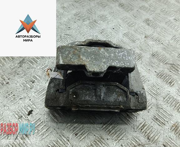 подушка крепления двигателя Volkswagen Golf 5 поколение 2004, 1.4 л., бензин, МКПП, чёрный, хетчбэк 5 дв. - фото №1