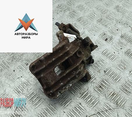 суппорт задний правый Volkswagen Golf 4 поколение 2001, 2.0 л., бензин, МКПП, синий, универсал - фото №1