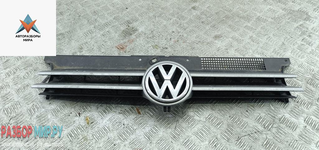 решетка радиатора Volkswagen Golf 4 поколение 2002, серый, хетчбэк 5 дв. - фото №1