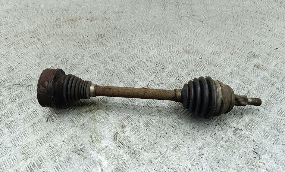 полуось передняя левая (приводной вал, ШРУС) Volkswagen Bora 2000, 2.0 л., бензин, МКПП, синий, универсал