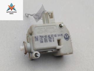 активатор замка багажника Volkswagen Golf 4 поколение 2002, 1.6 л., бензин, МКПП, серый, хетчбэк 5 дв., 1J6862159A