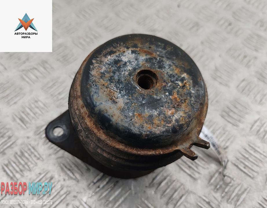 подушка крепления двигателя Volkswagen Passat B4 1995, 1.6 л., бензин, МКПП, синий, универсал, 1H0199623B - фото №1