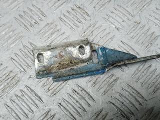 петля капота Volkswagen Transporter T4 1997, 2.4 л., дизель, МКПП, микроавтобус