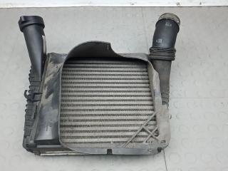 радиатор интеркулера Volkswagen Touareg 1 поколение 2004, 2.5 л., дизель, АКПП, внедорожник 5 дв.