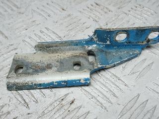 петля капота Volkswagen Transporter T4 1997, 2.4 л., дизель, МКПП, микроавтобус