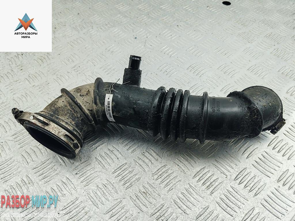 патрубок воздушного фильтра Jeep Cherokee KJ 2004, 2.8 л., дизель, 53013104AB - фото №1