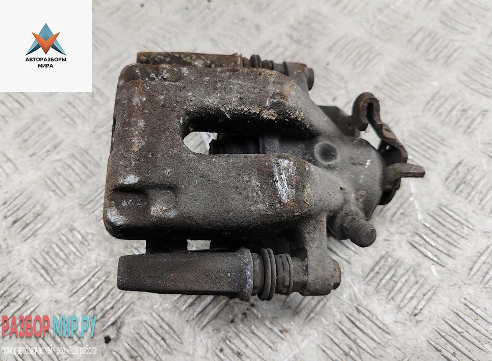 суппорт задний правый Peugeot 307 1 поколение 2001, 1.6 л., бензин, МКПП, чёрный, хетчбэк 5 дв. - фото №1