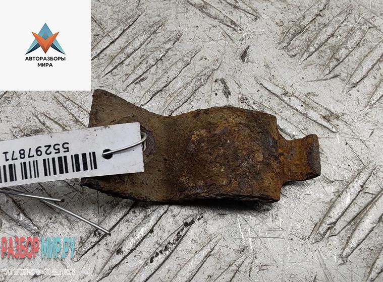 крепление стабилизатора / втулки стабилизатора Volkswagen Golf 3 поколение 1995, 1.4 л., бензин, МКПП, красный, хетчбэк 3 дв. - фото №1