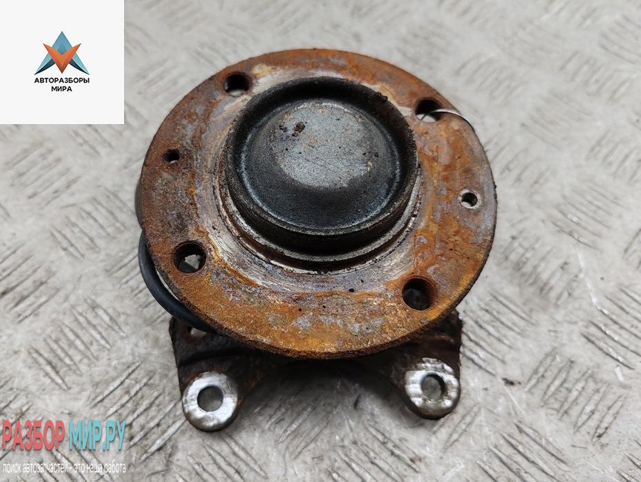 ступица задняя левая Peugeot 307 1 поколение 2001, 1.6 л., бензин, МКПП, чёрный, хетчбэк 5 дв. - фото №1