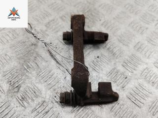 скоба суппорта Peugeot 307 1 поколение 2003, 1.6 л., бензин, МКПП, серый, хетчбэк 3 дв.