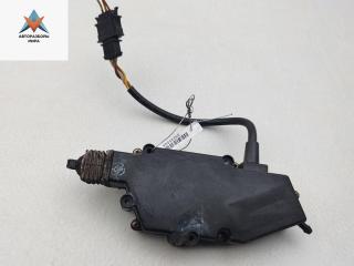 активатор замка багажника Volkswagen Transporter T4 1992, 2.4 л., дизель, МКПП, красный, микроавтобус, 701959783B