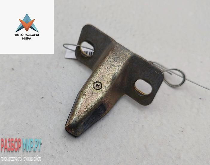 ответная часть (скоба) замка двери Volkswagen Transporter T4 1994, 2.4 л., дизель, МКПП, серый, микроавтобус, 701829733 - фото №1