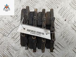 Колодки тормозные задние SEAT Leon 2 поколение 2006, 1.6 л., бензин, МКПП, красный, хетчбэк 5 дв.