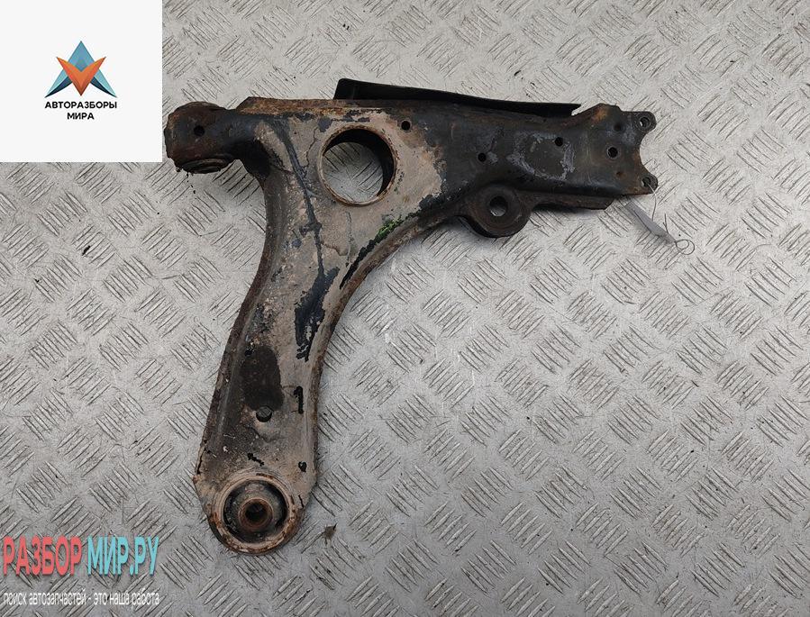 рычаг передний левый Volkswagen Passat B4 1995, 1.6 л., бензин, МКПП, синий, универсал - фото №1